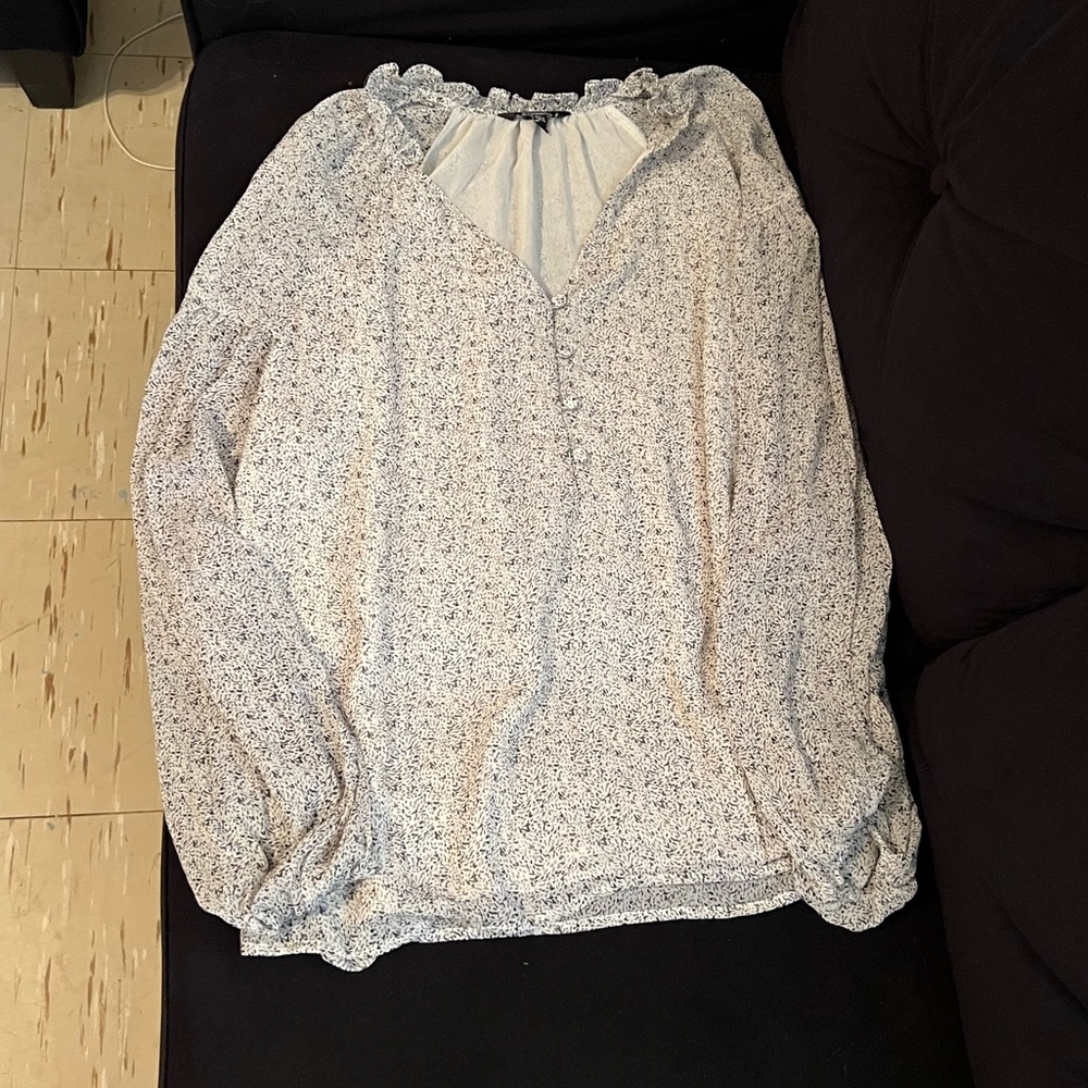 Adorable and classy blouse